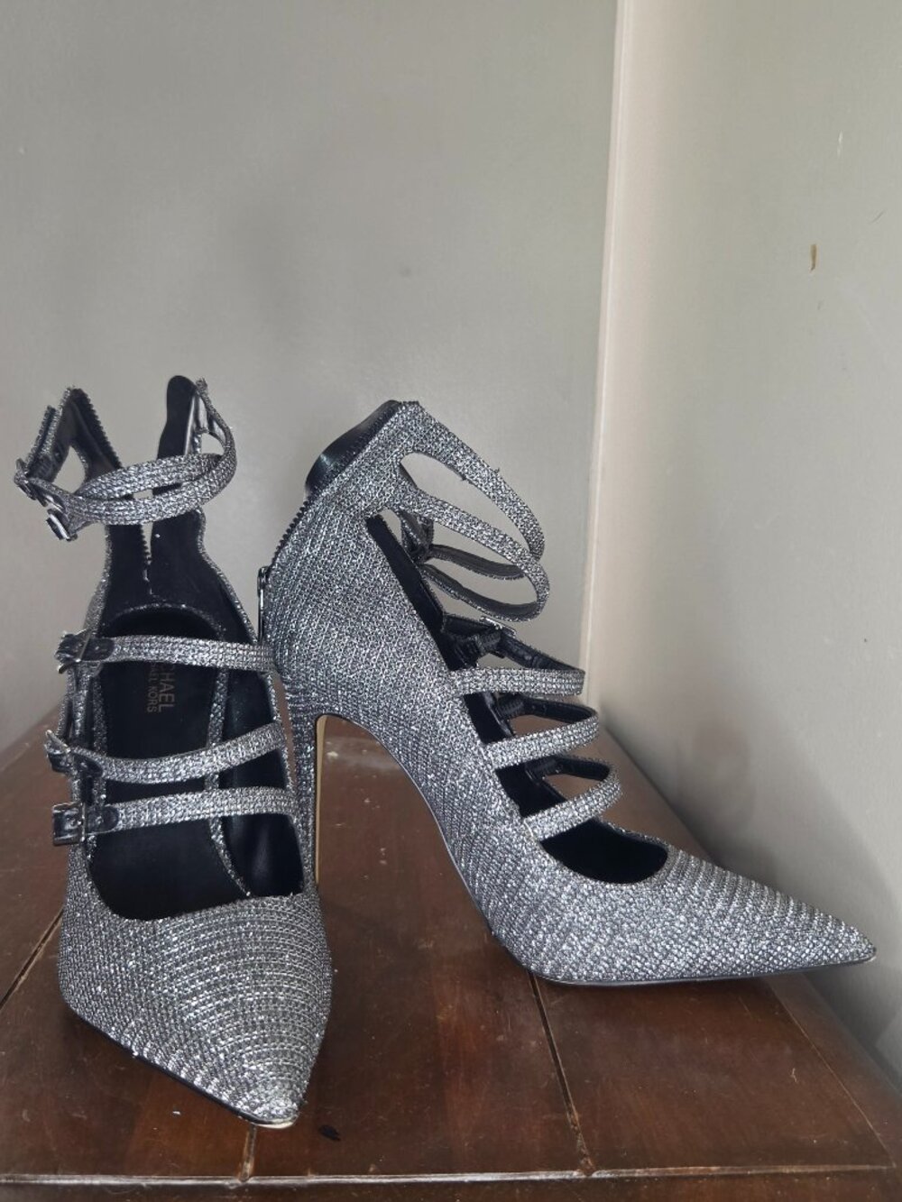 MICHAEL KORS Tia Strappy Pump Pointed Toe Rhinestone-Embellished 5.5/6 women